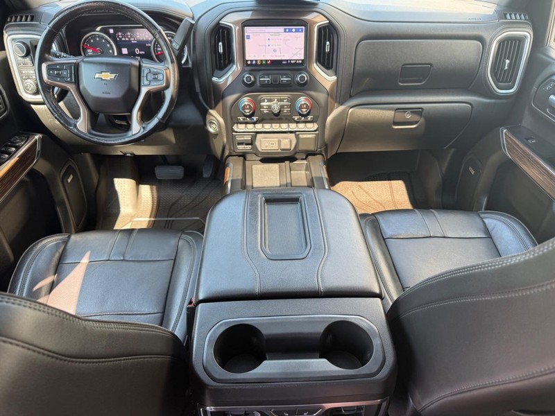 Chevrolet Silverado 1500 Vehicle Full-screen Gallery Image 13