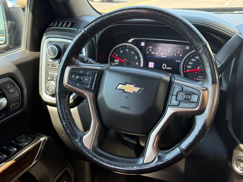 Chevrolet Silverado 1500 Vehicle Full-screen Gallery Image 14