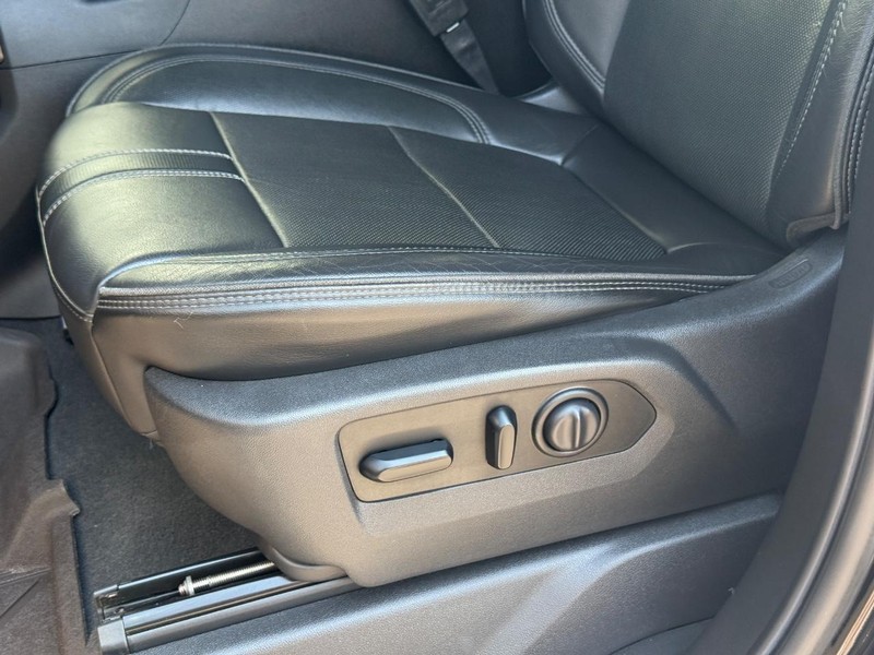 Chevrolet Silverado 1500 Vehicle Full-screen Gallery Image 27