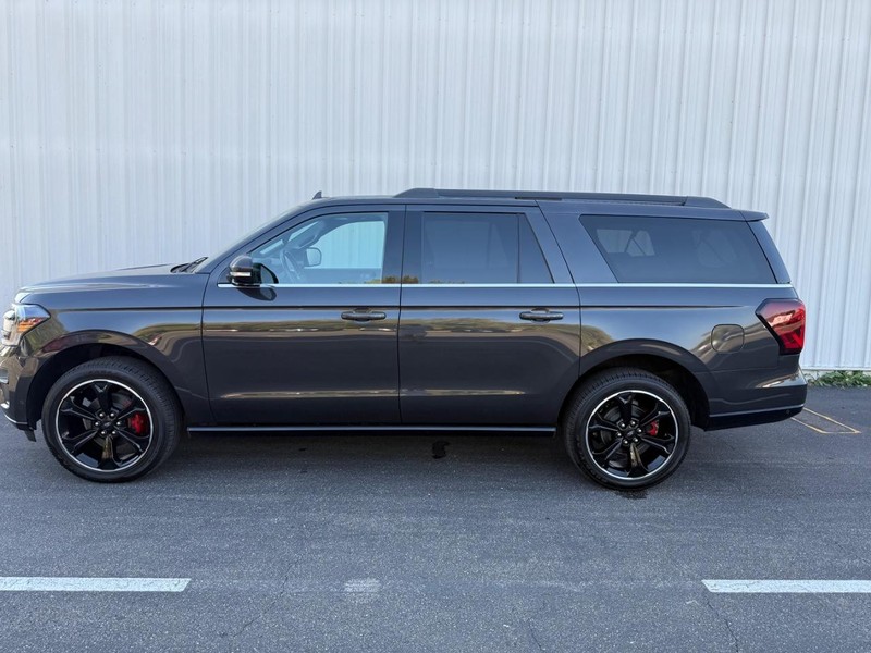 Ford Expedition Max Vehicle Full-screen Gallery Image 2