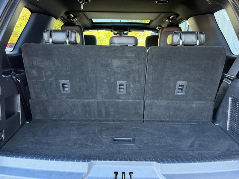 Ford Expedition Vehicle Full-screen Gallery Image 5