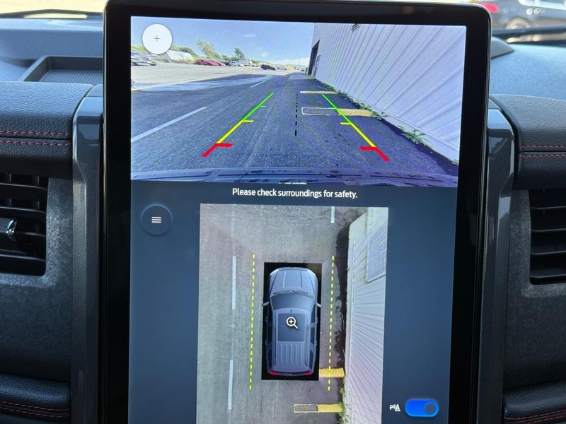 Ford Expedition Vehicle Full-screen Gallery Image 19