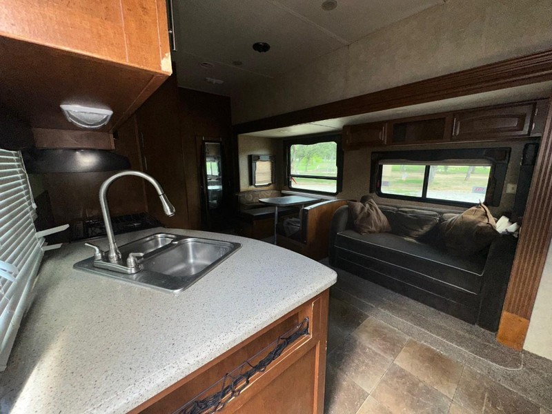 Forest River Rv Nitro XLR Vehicle Full-screen Gallery Image 05