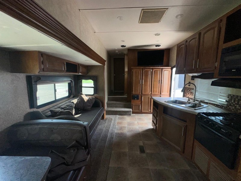 Forest River Rv Nitro XLR Vehicle Full-screen Gallery Image 08