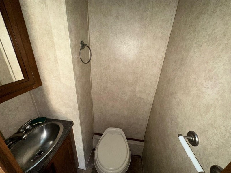 Forest River Rv Nitro XLR Vehicle Full-screen Gallery Image 10