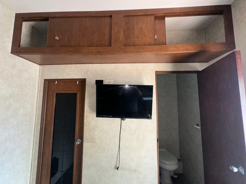 Forest River Rv Nitro XLR Vehicle Full-screen Gallery Image 11