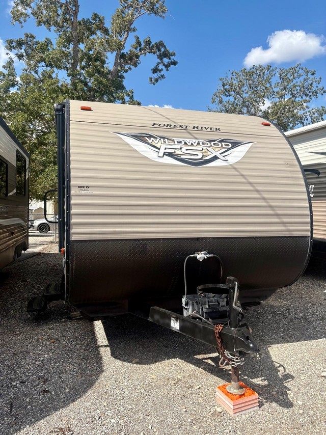 Wildwood 170 SS RV - Lockhart TX