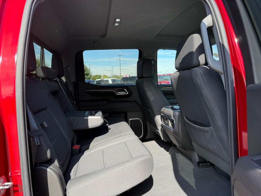 GMC Sierra 1500 Vehicle Full-screen Gallery Image 11