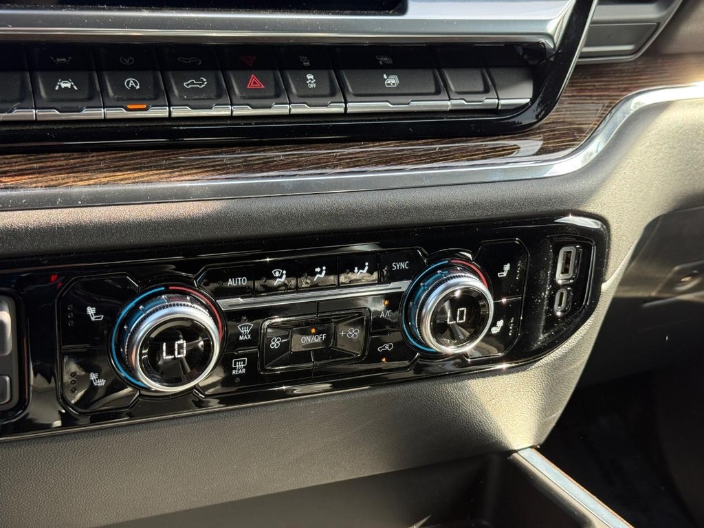 GMC Sierra 1500 Vehicle Full-screen Gallery Image 19