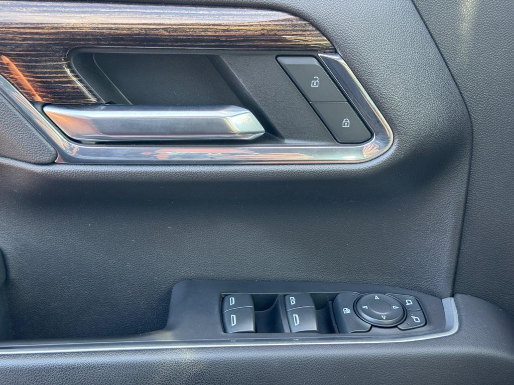 GMC Sierra 1500 Vehicle Full-screen Gallery Image 24