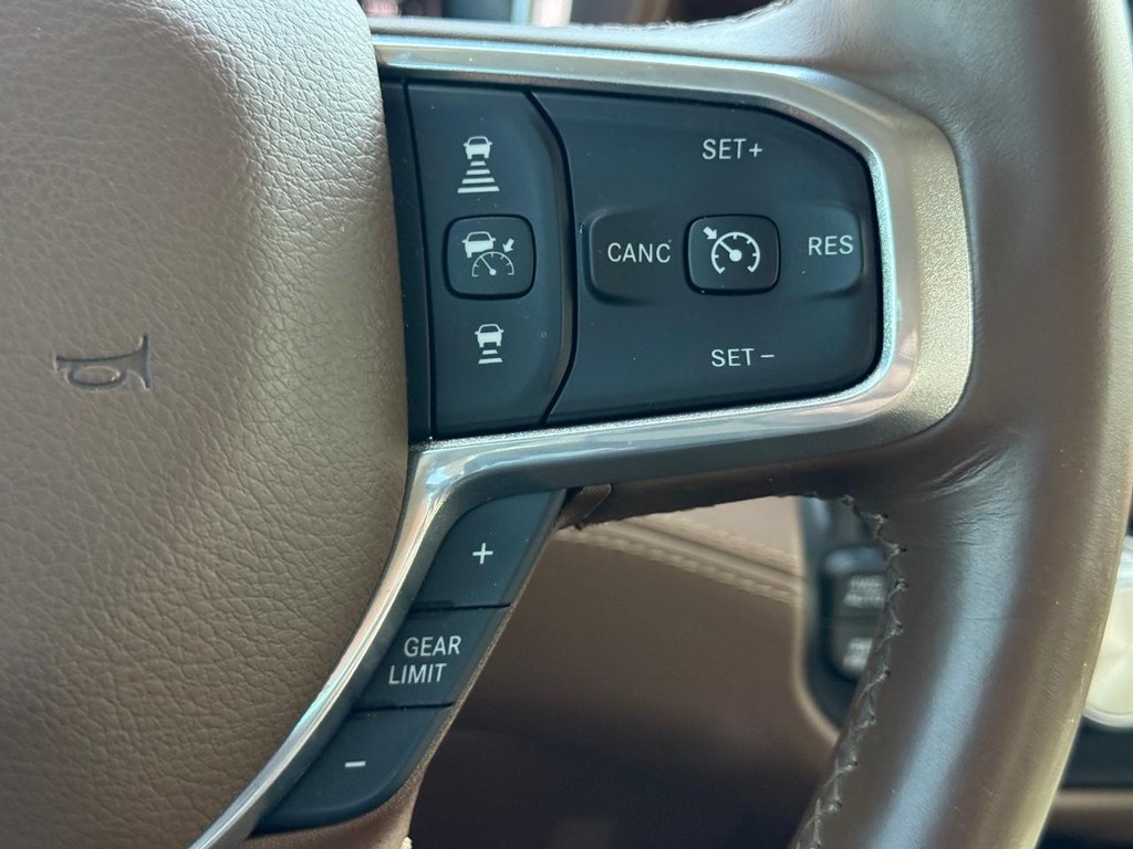 Ram 1500 Vehicle Full-screen Gallery Image 16