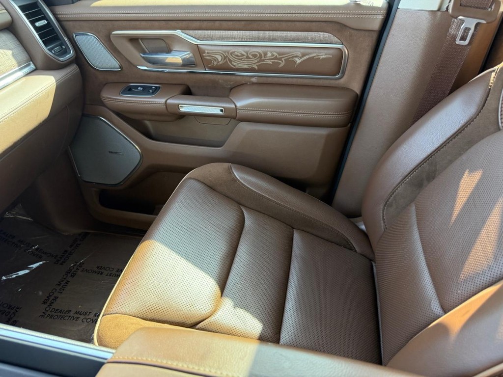 Ram 1500 Vehicle Full-screen Gallery Image 23