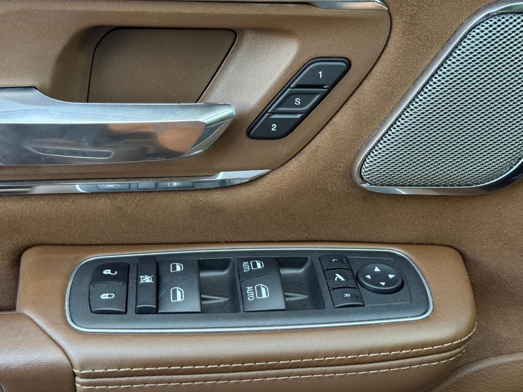 Ram 1500 Vehicle Full-screen Gallery Image 26