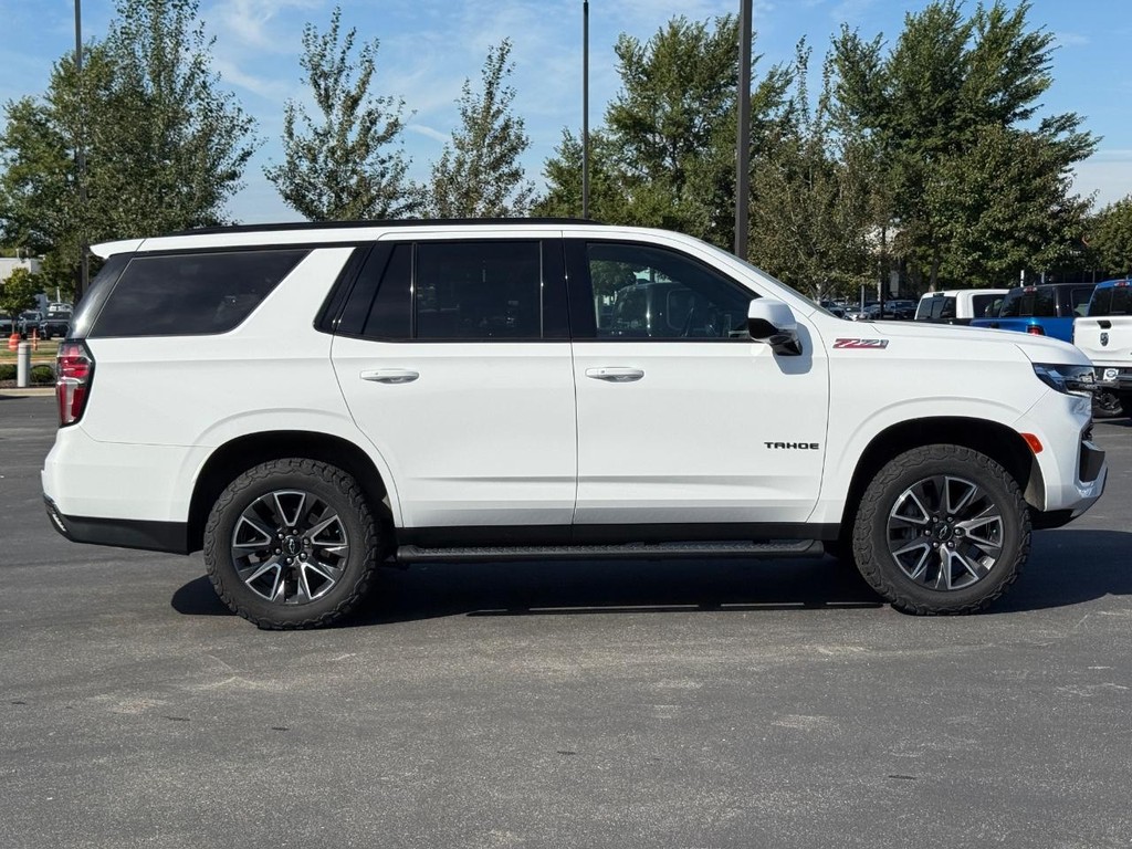Chevrolet Tahoe Vehicle Full-screen Gallery Image 03
