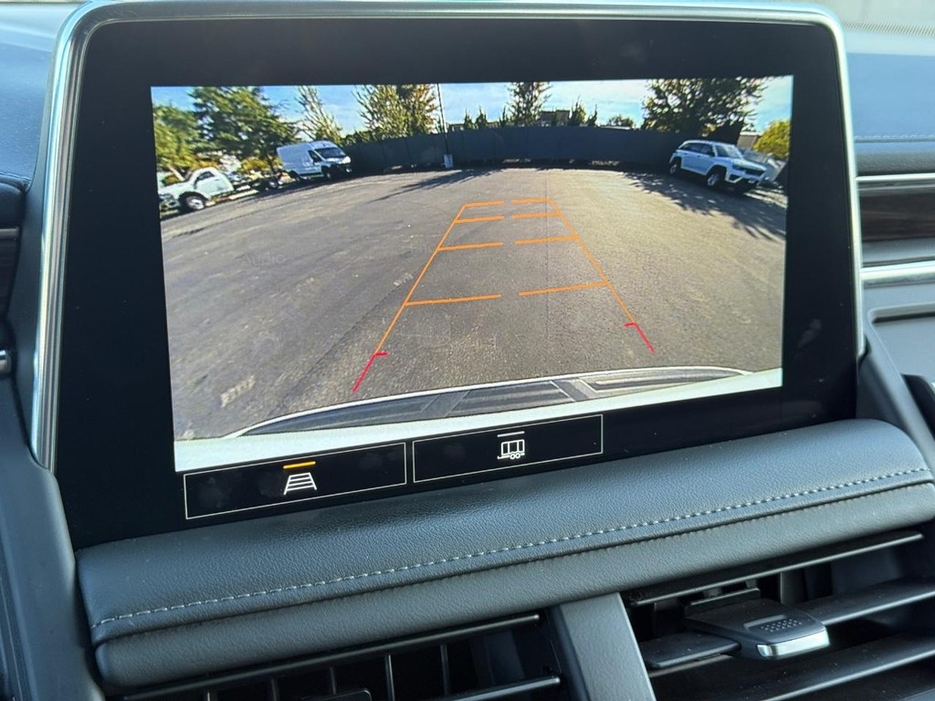 Chevrolet Tahoe Vehicle Full-screen Gallery Image 22