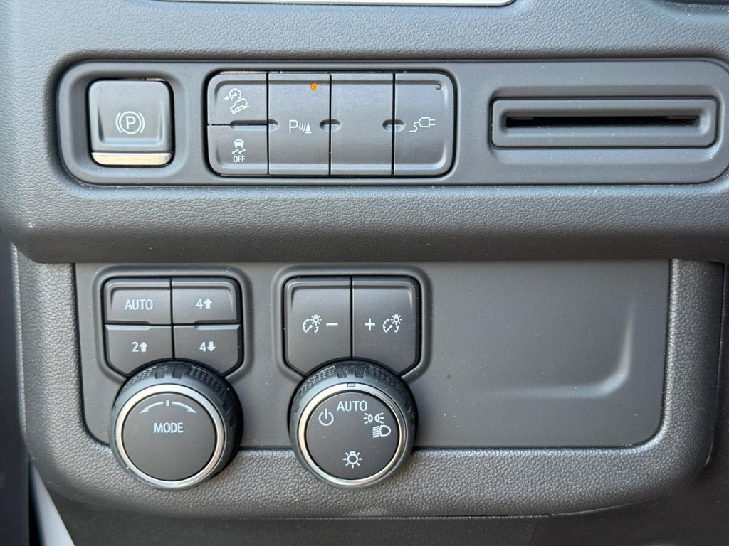 Chevrolet Tahoe Vehicle Full-screen Gallery Image 26