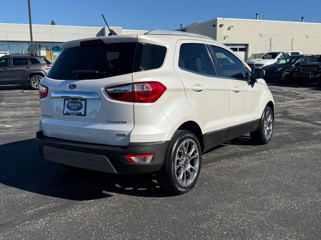 Ford EcoSport Vehicle Full-screen Gallery Image 03