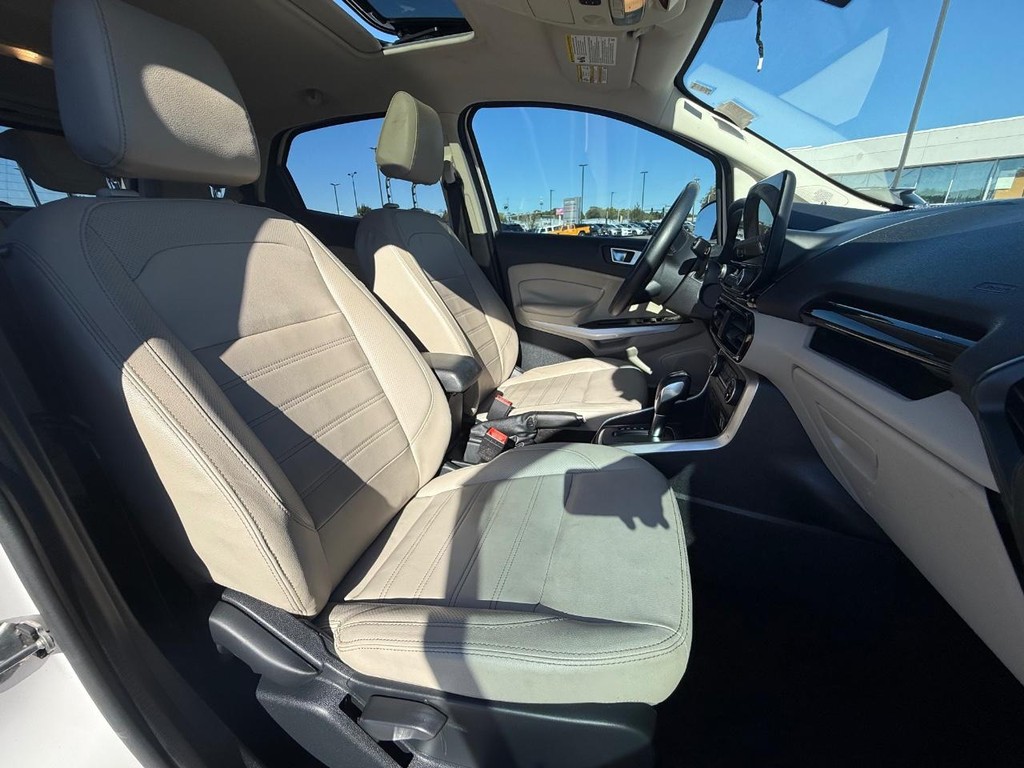 Ford EcoSport Vehicle Full-screen Gallery Image 04