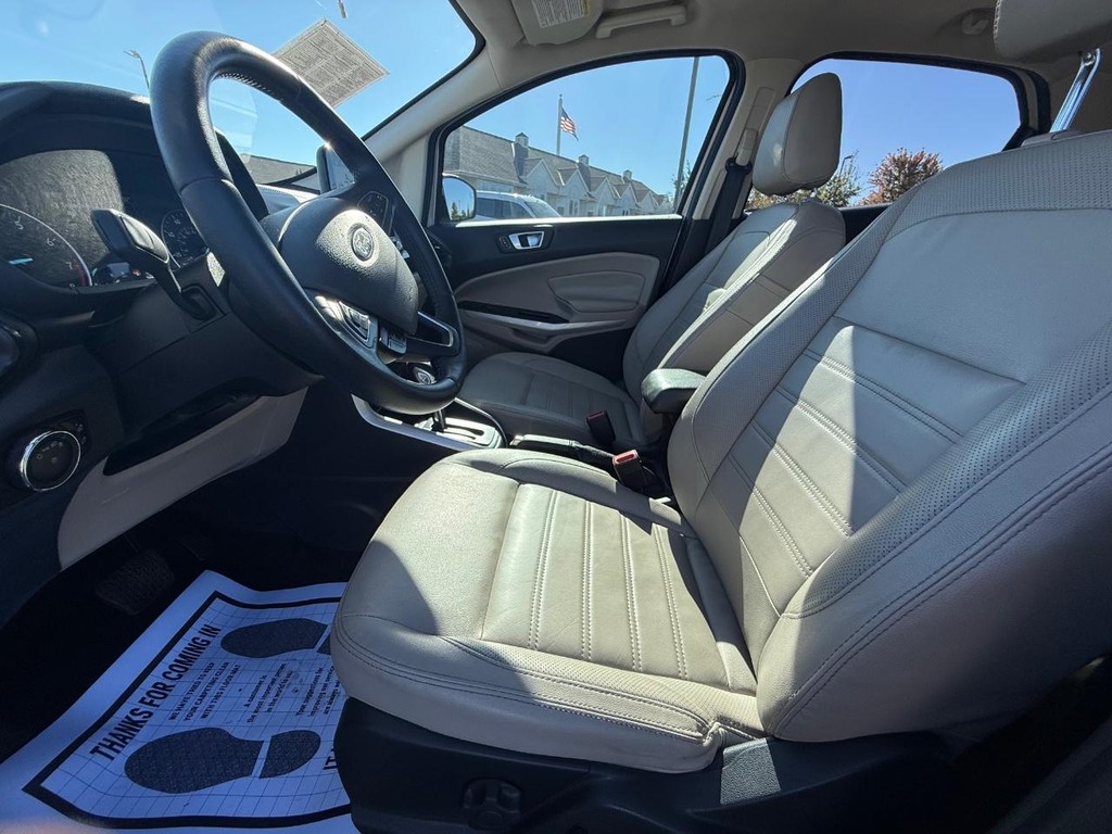 Ford EcoSport Vehicle Full-screen Gallery Image 11