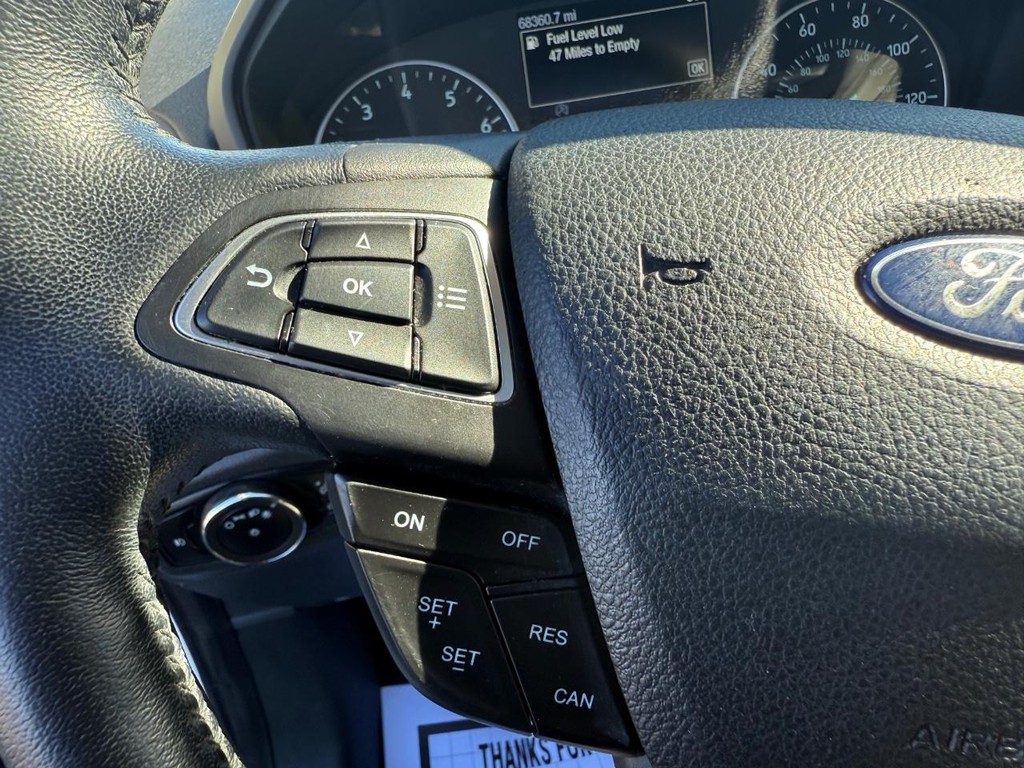 Ford EcoSport Vehicle Full-screen Gallery Image 18