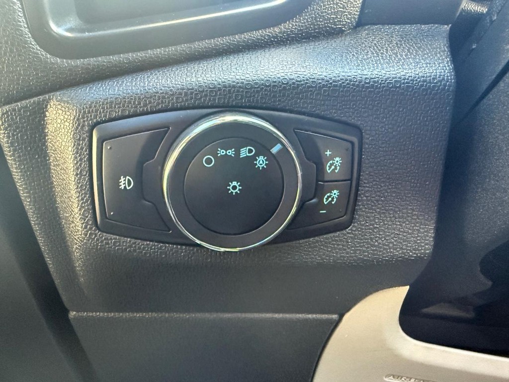 Ford EcoSport Vehicle Full-screen Gallery Image 25