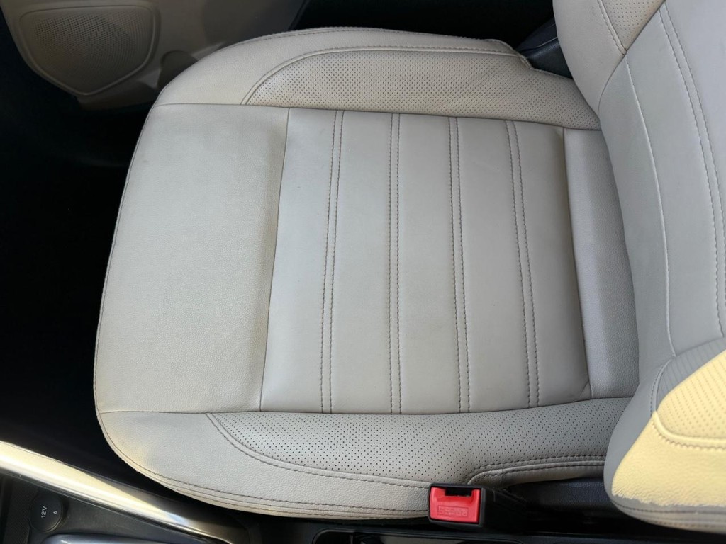 Ford EcoSport Vehicle Full-screen Gallery Image 27