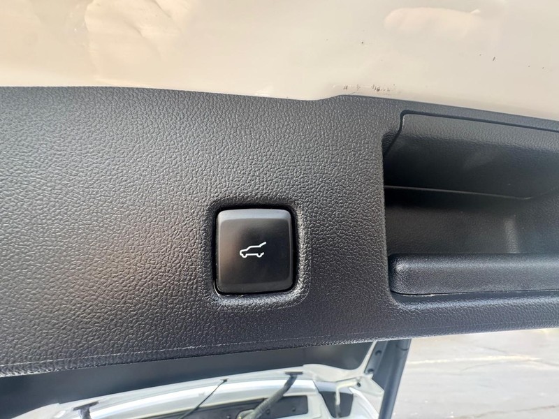 Ford Escape Vehicle Image 11