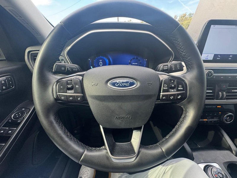 Ford Escape Vehicle Image 12