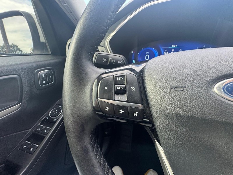 Ford Escape Vehicle Image 15