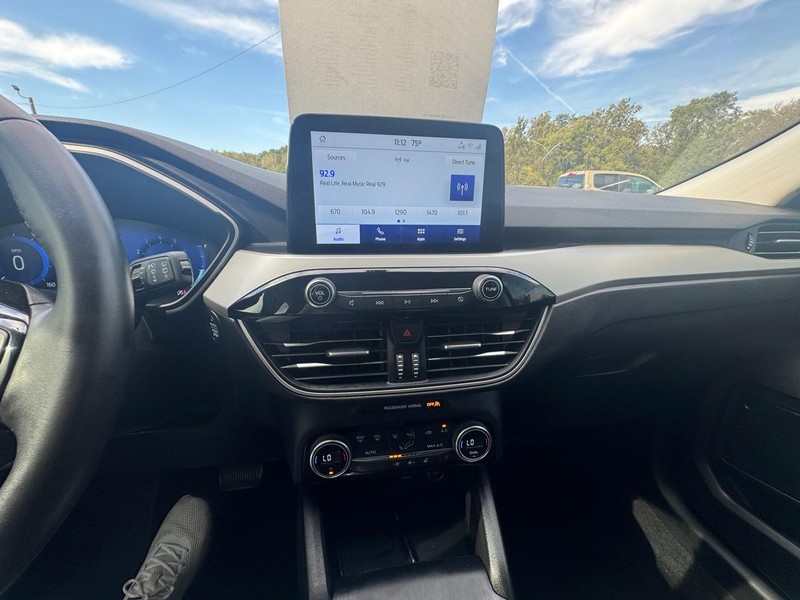 Ford Escape Vehicle Image 16