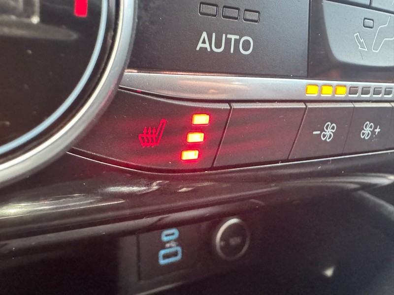 Ford Escape Vehicle Image 19