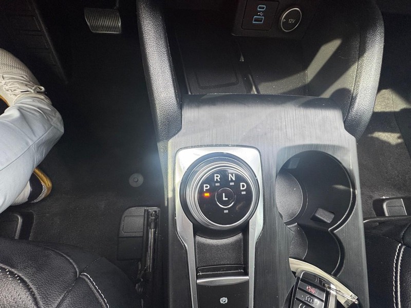 Ford Escape Vehicle Image 21