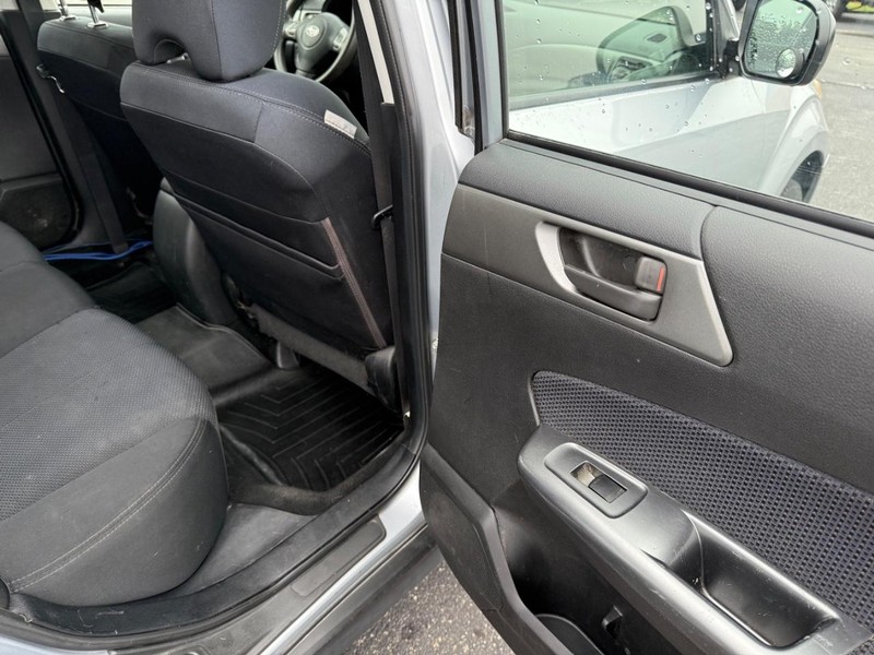 Subaru Forester Vehicle Full-screen Gallery Image 12