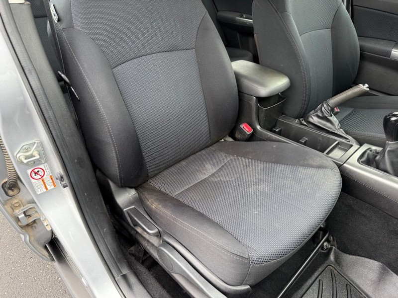 Subaru Forester Vehicle Full-screen Gallery Image 16