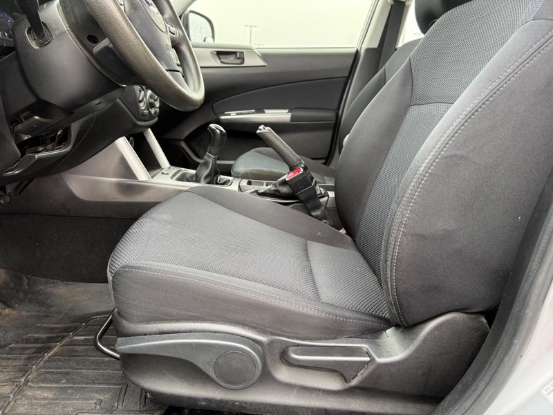 Subaru Forester Vehicle Full-screen Gallery Image 18