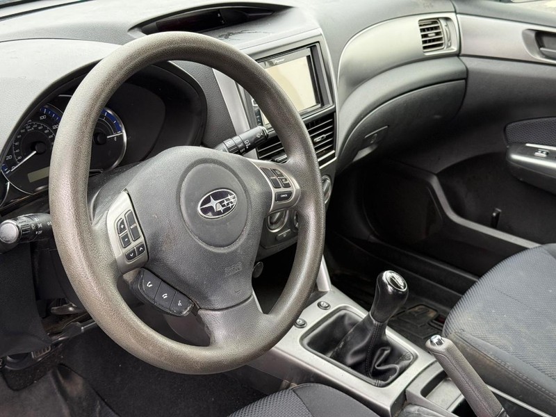 Subaru Forester Vehicle Full-screen Gallery Image 19