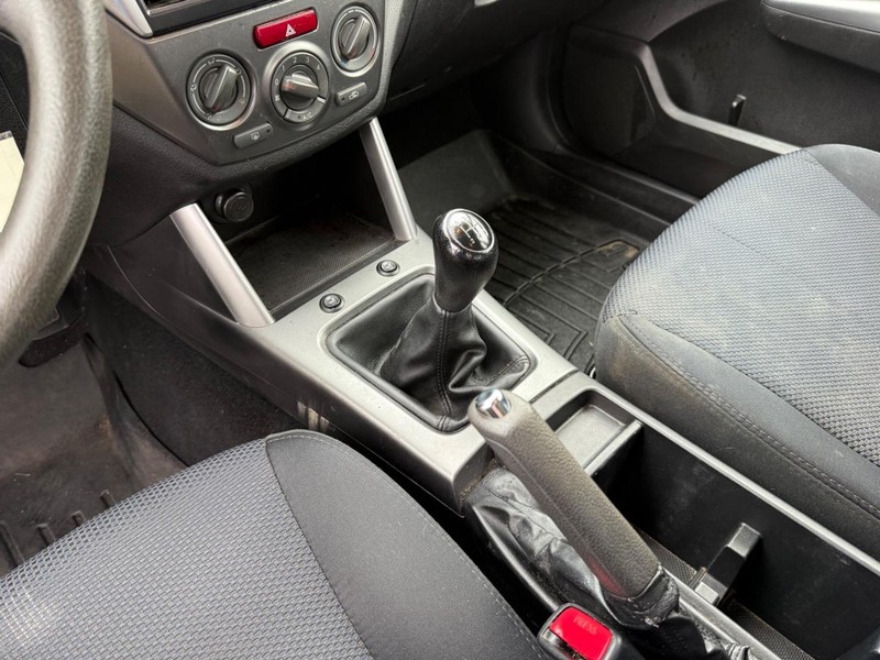 Subaru Forester Vehicle Full-screen Gallery Image 25