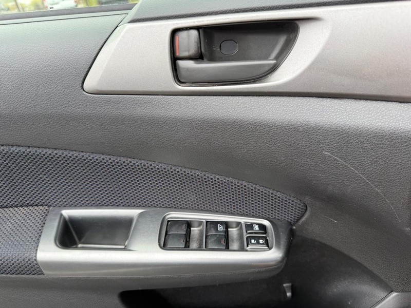 Subaru Forester Vehicle Full-screen Gallery Image 29