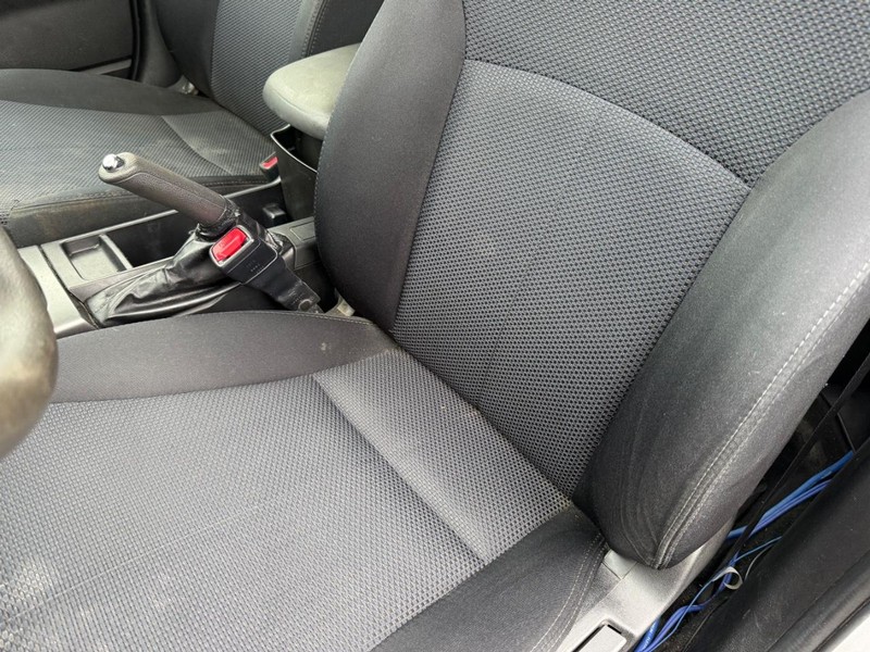 Subaru Forester Vehicle Full-screen Gallery Image 30