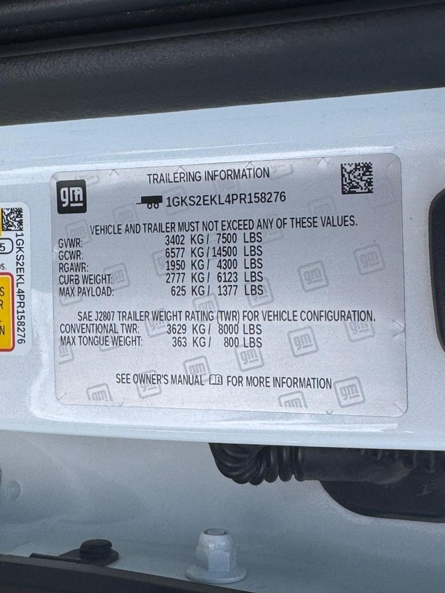 GMC Yukon Vehicle Full-screen Gallery Image 29