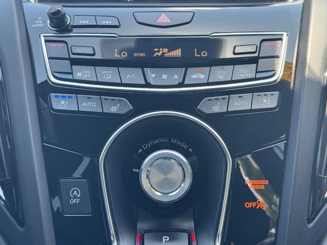 Acura RDX Vehicle Full-screen Gallery Image 14