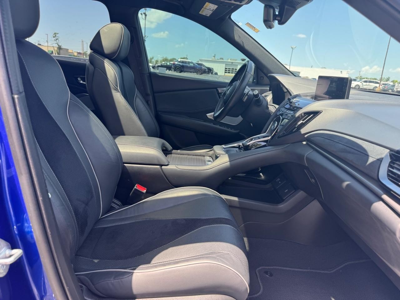 Acura RDX Vehicle Full-screen Gallery Image 17