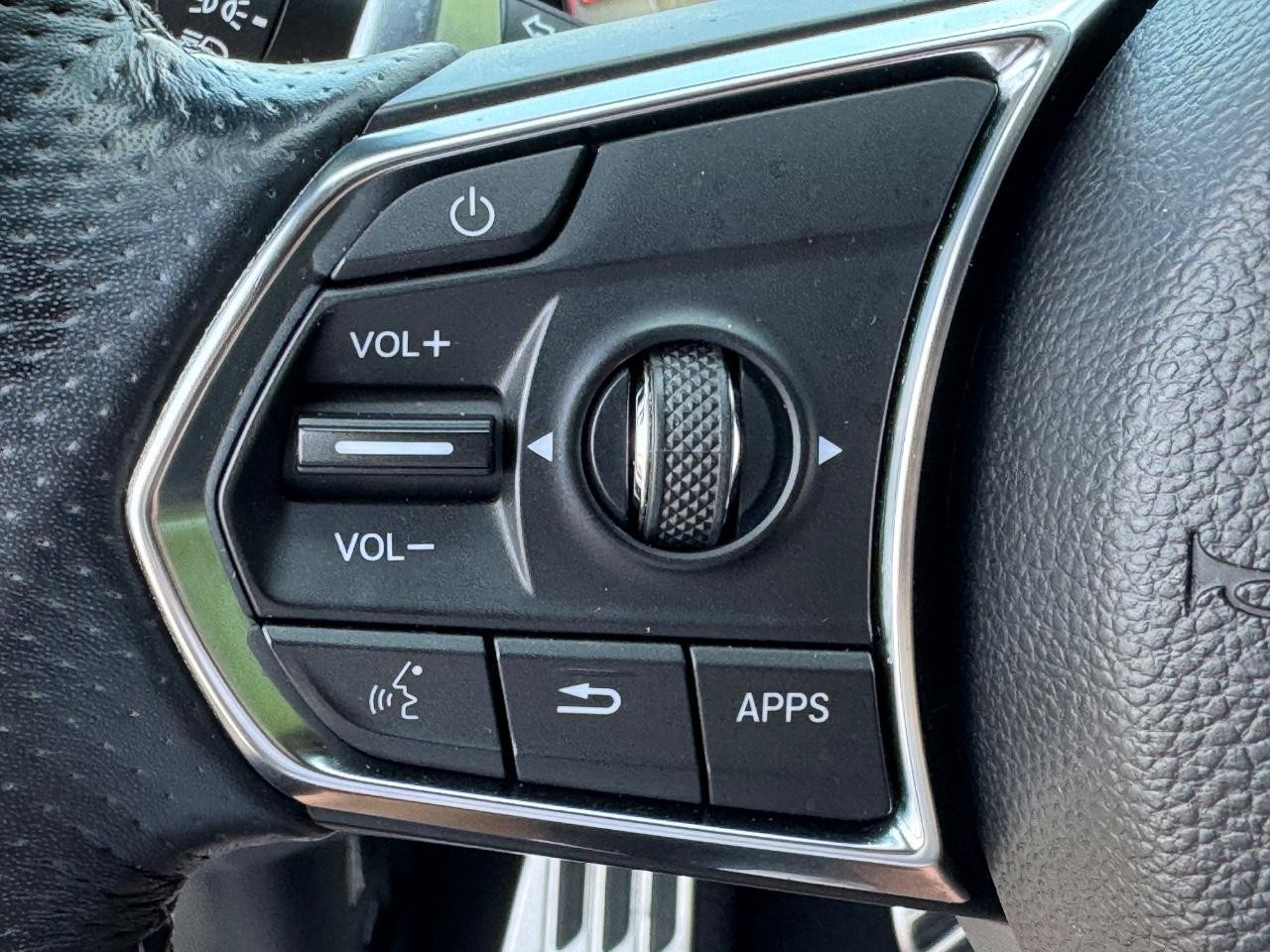 Acura RDX Vehicle Full-screen Gallery Image 21