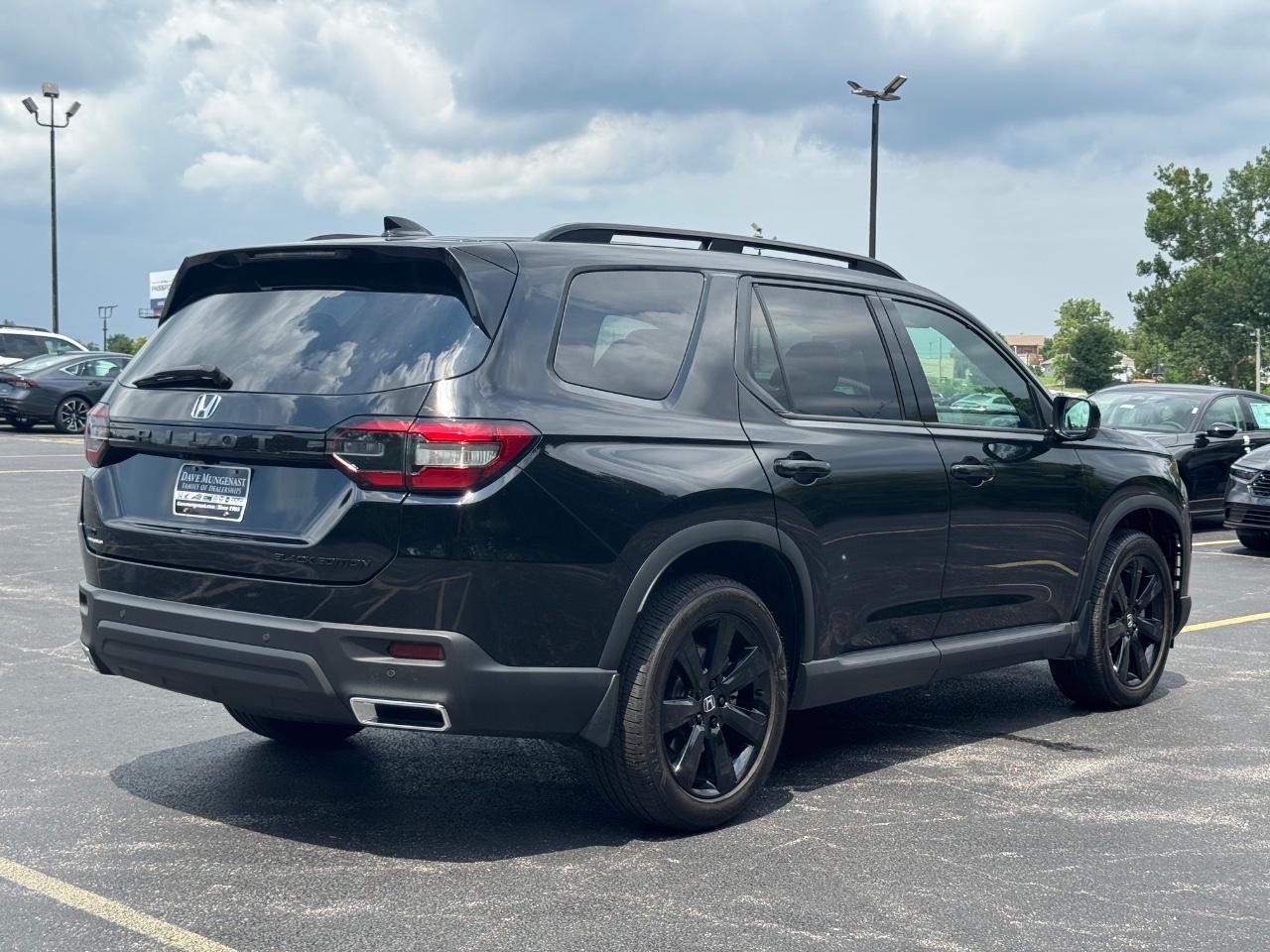 Honda Pilot Vehicle Full-screen Gallery Image 03