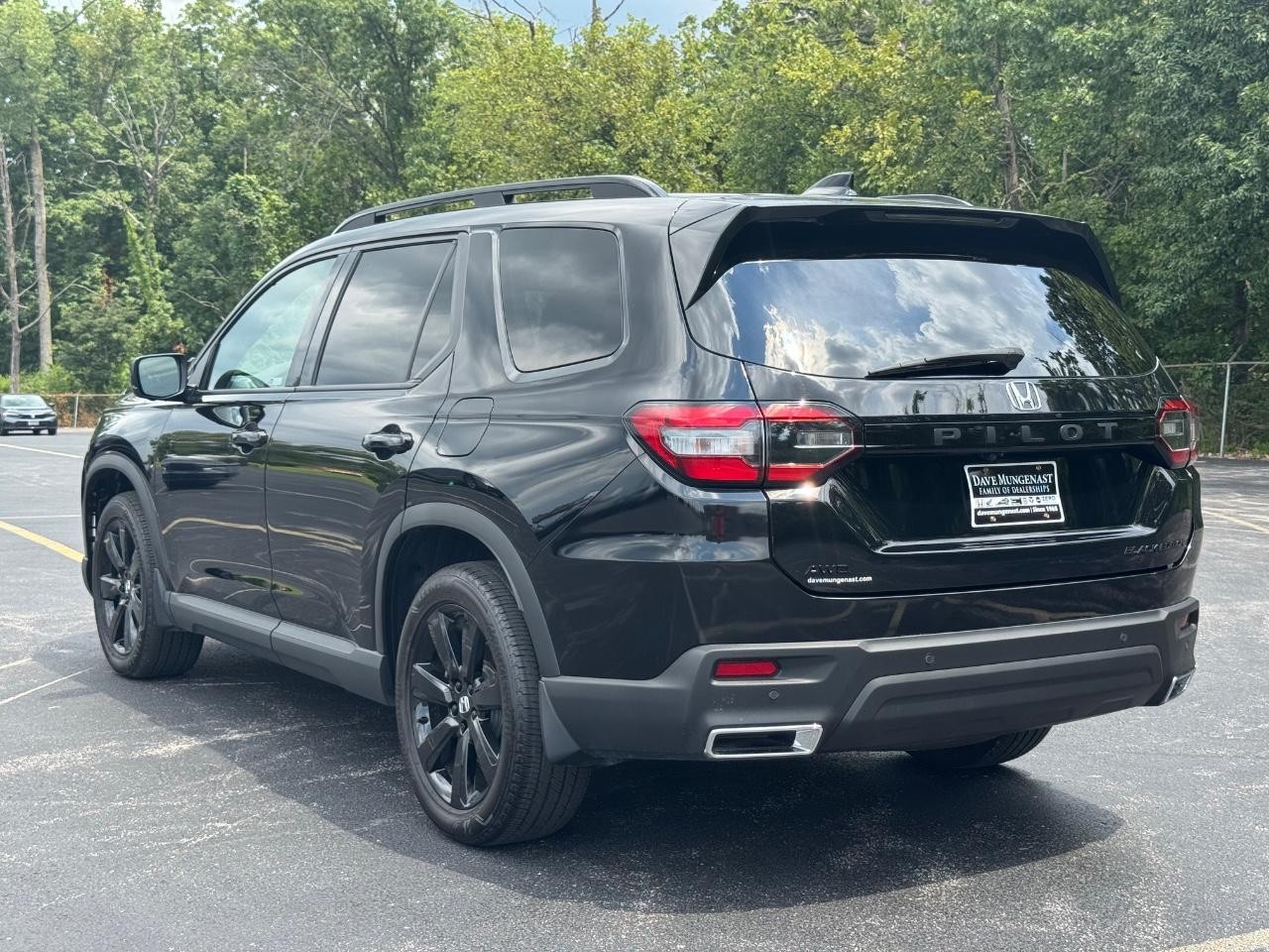 Honda Pilot Vehicle Full-screen Gallery Image 06