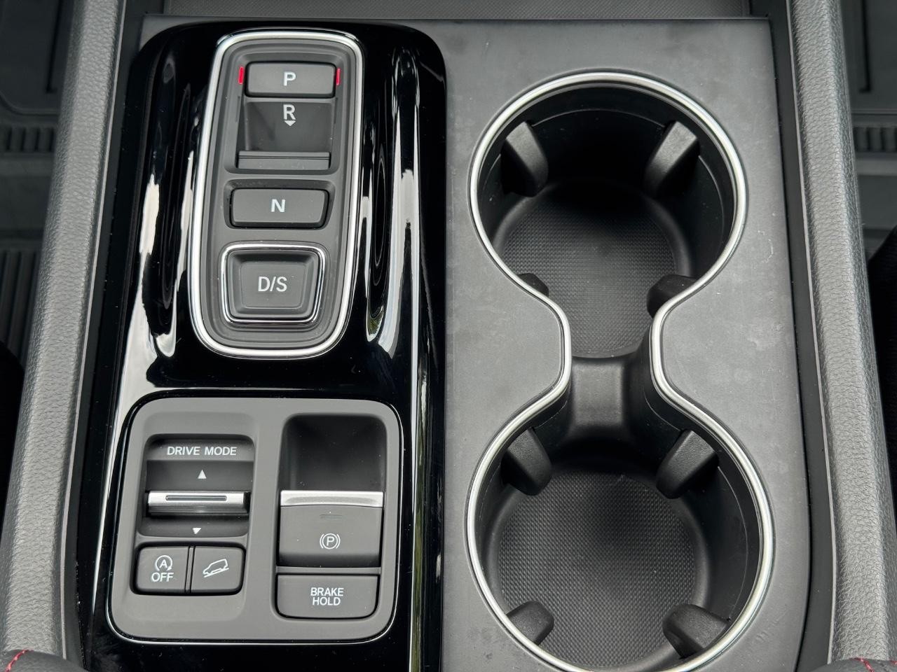 Honda Pilot Vehicle Full-screen Gallery Image 16