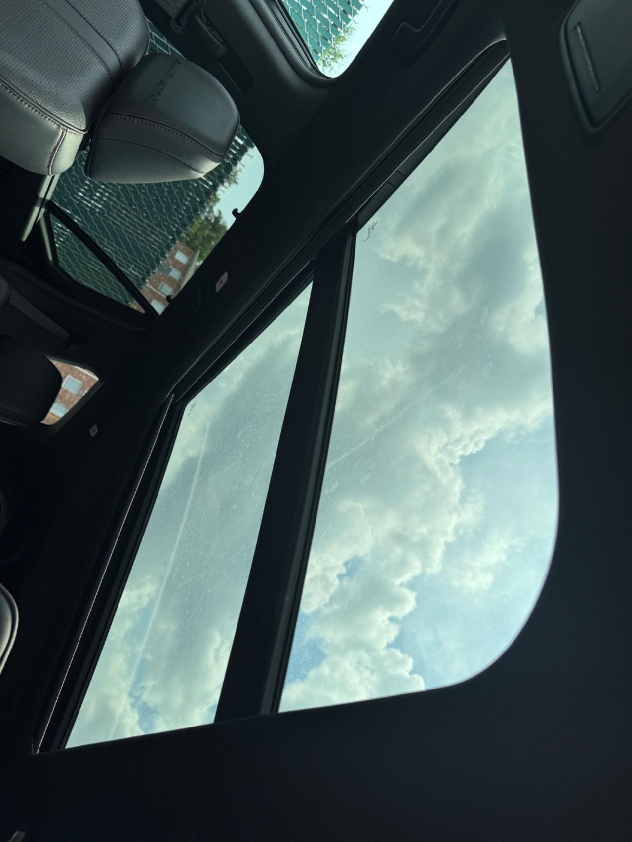 Honda Pilot Vehicle Full-screen Gallery Image 20