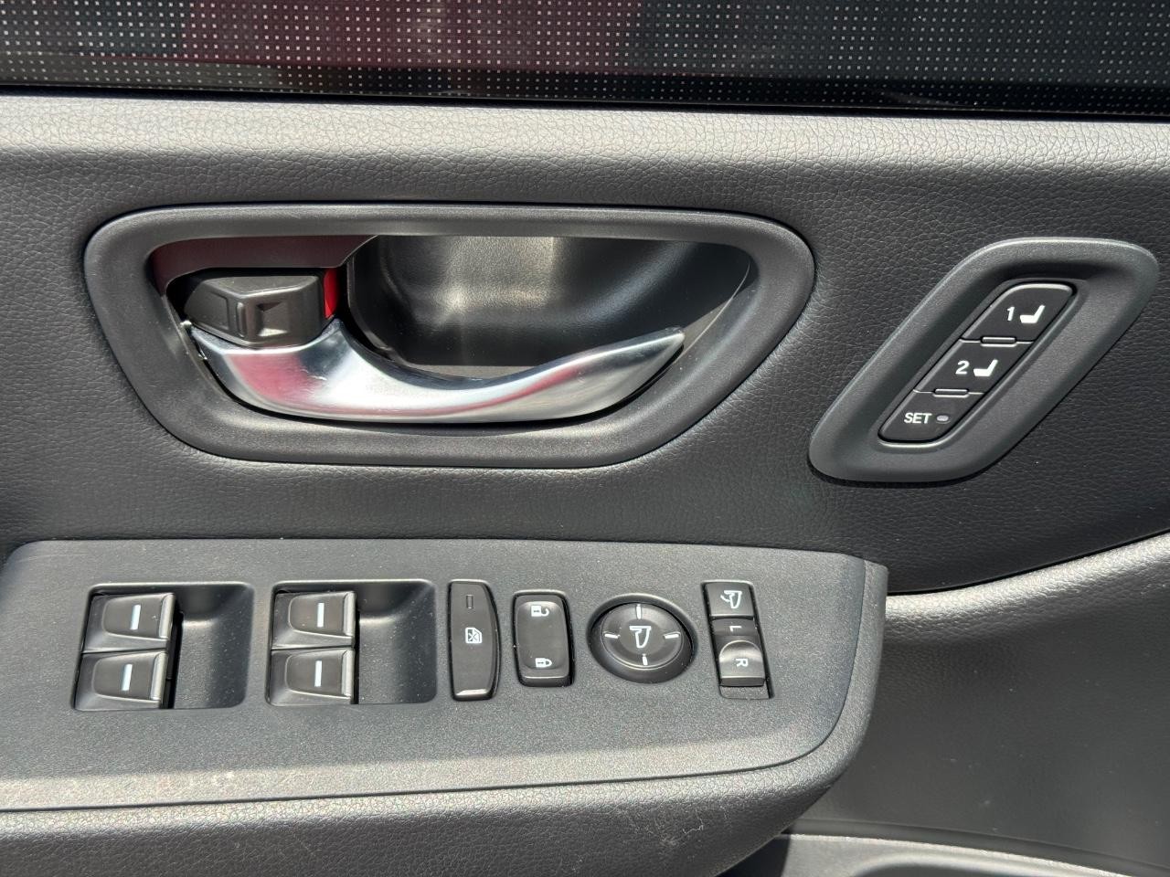 Honda Pilot Vehicle Full-screen Gallery Image 27