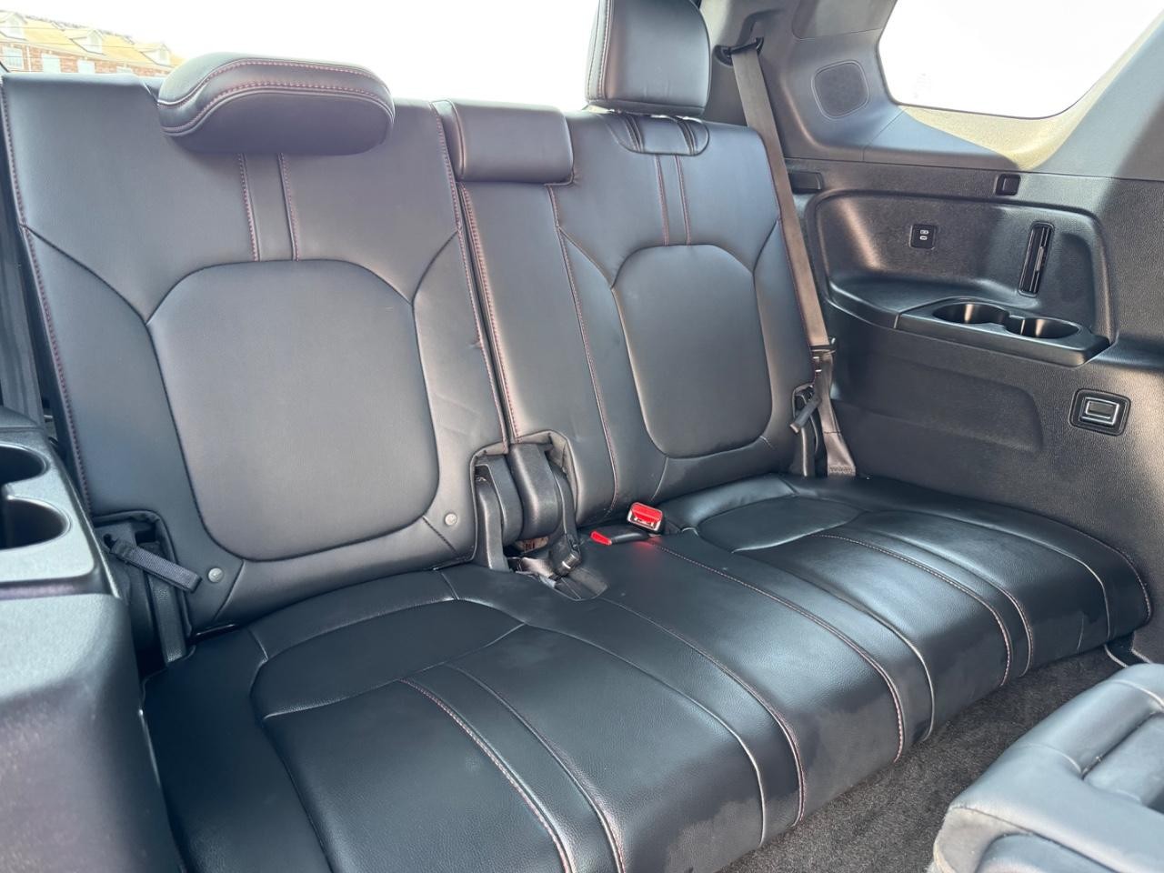 Honda Pilot Vehicle Full-screen Gallery Image 11