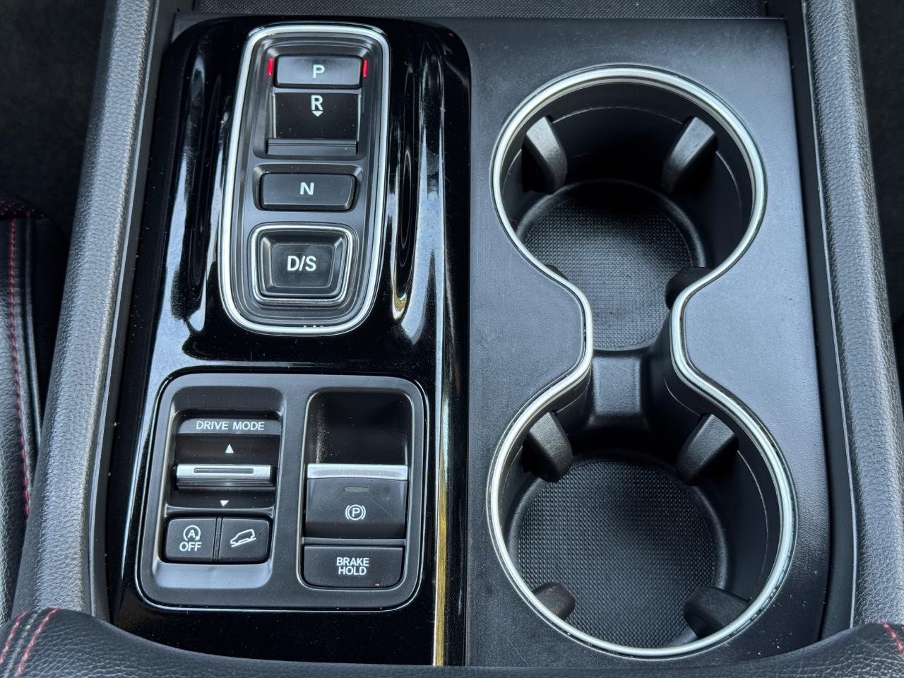 Honda Pilot Vehicle Full-screen Gallery Image 16